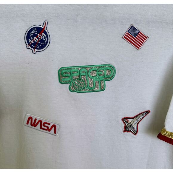 Unisex White T-Shirt with Astronaut Print and Patches in the Back Size XL - Picture 4 of 7